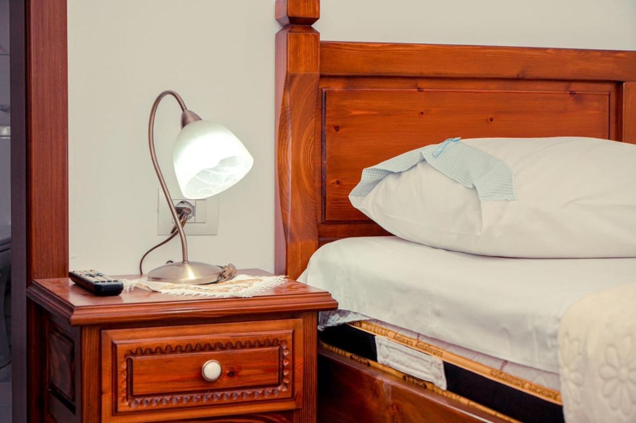 Cico Hostel &Private Room จีโรคาสเตอร์ ภายนอก รูปภาพ