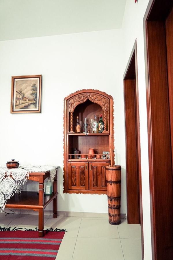 Cico Hostel &Private Room จีโรคาสเตอร์ ภายนอก รูปภาพ