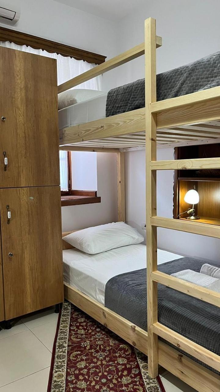Cico Hostel &Private Room จีโรคาสเตอร์ ภายนอก รูปภาพ