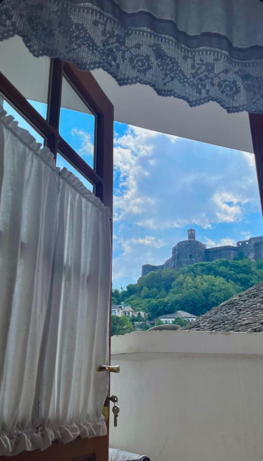 Cico Hostel &Private Room จีโรคาสเตอร์ ภายนอก รูปภาพ