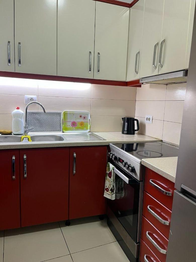 Cico Hostel &Private Room จีโรคาสเตอร์ ภายนอก รูปภาพ